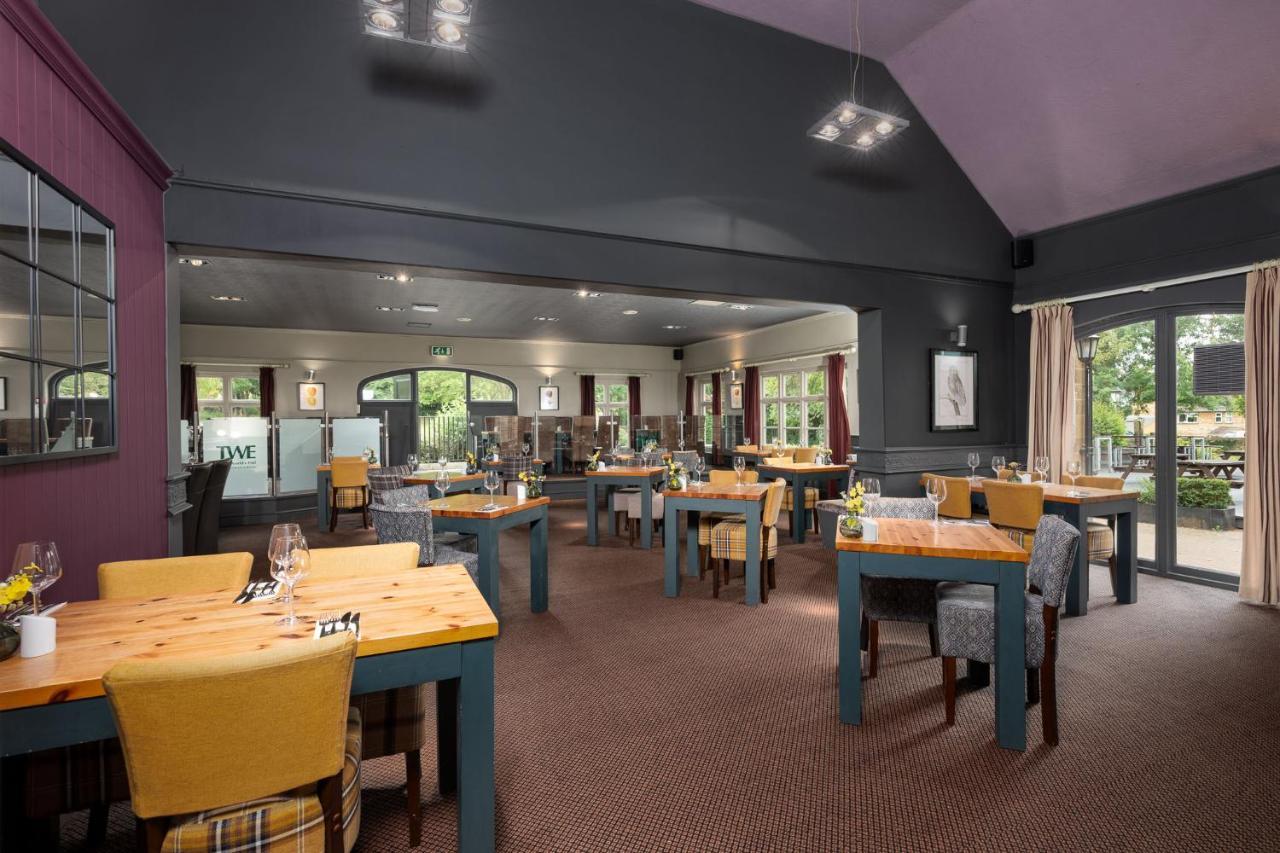The World's End - Northampton 4* Ecton